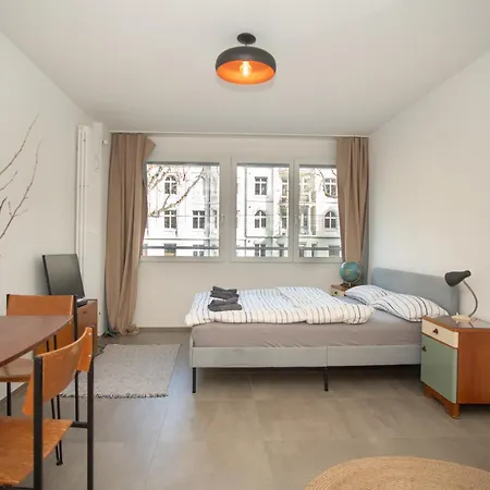 Modern In With Free Baselcard